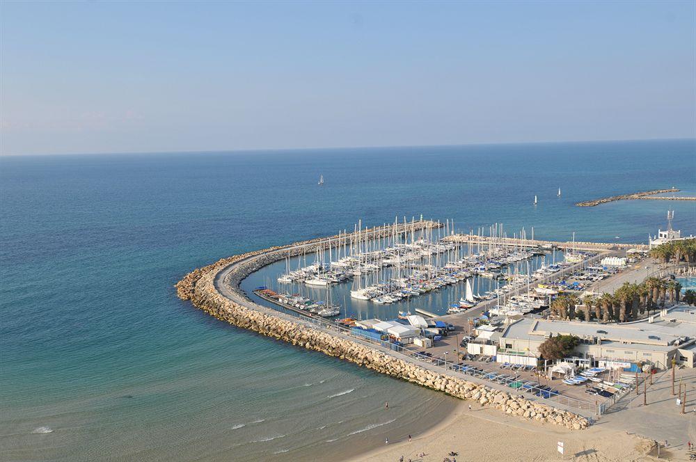 Renaissance Hotel 5*